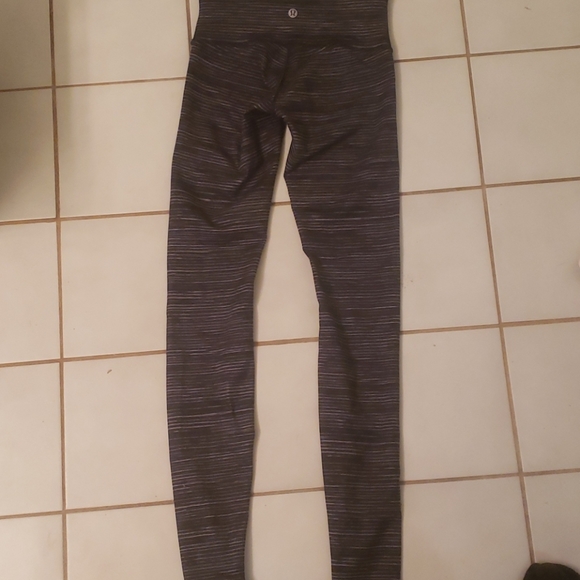 Lululemon  tights - Picture 2 of 3